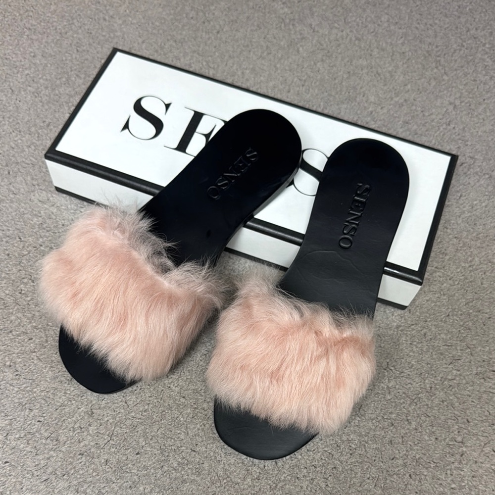 SENSO Black and Pink Fluffy Slippers